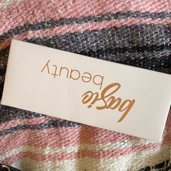 Basic Beauty Glowy AF wet glow - Picture 5 of 6